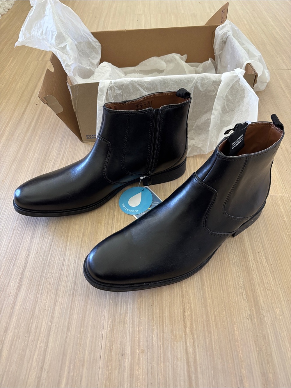 Clarks Men's Black Leather Chukka Zip Boots